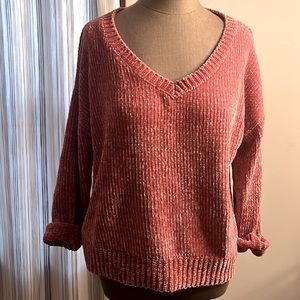V Neck GAP Chenille sweater in blushy pink.